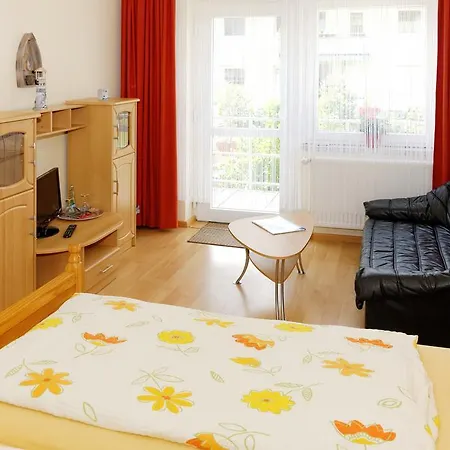 凯撒奥斯特西普尔酒店